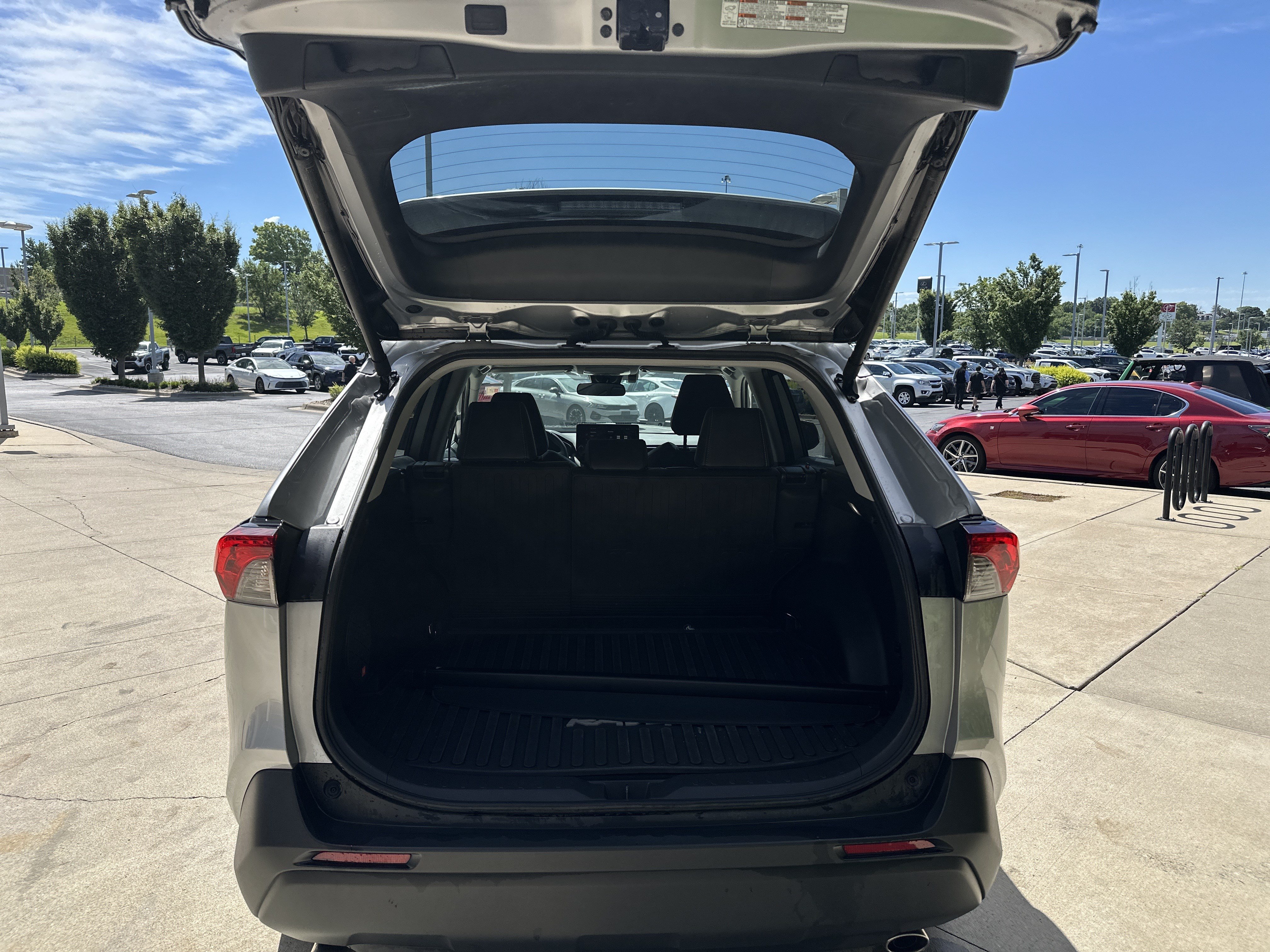 Used 2025 Toyota RAV4 XLE Premium w/ Weather Package AWD/4WD image 29
