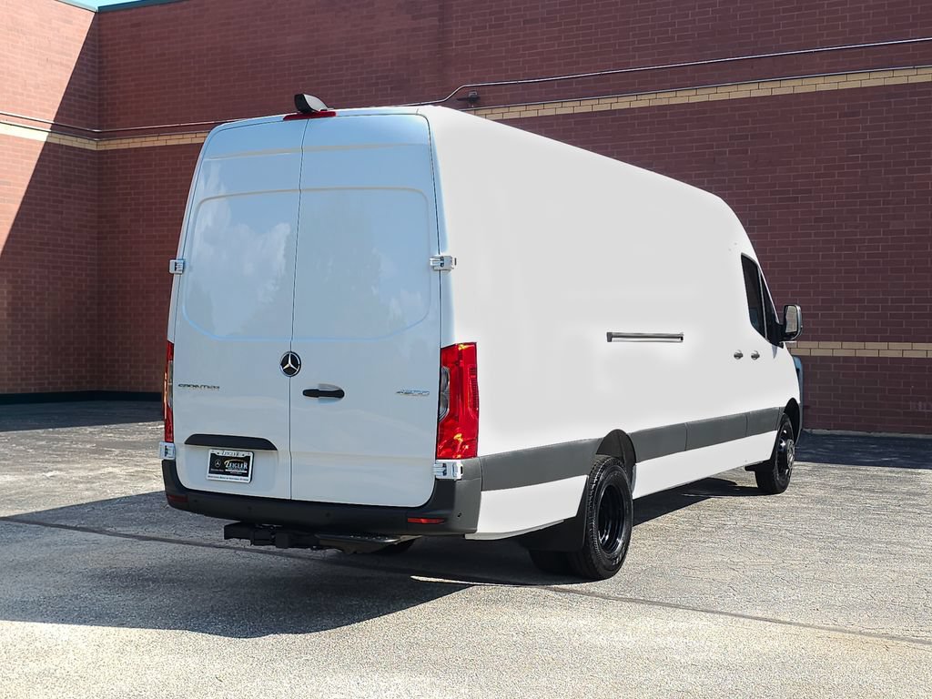 Used 2025 Mercedes-Benz Sprinter 4500 w/ Parking Package image 22