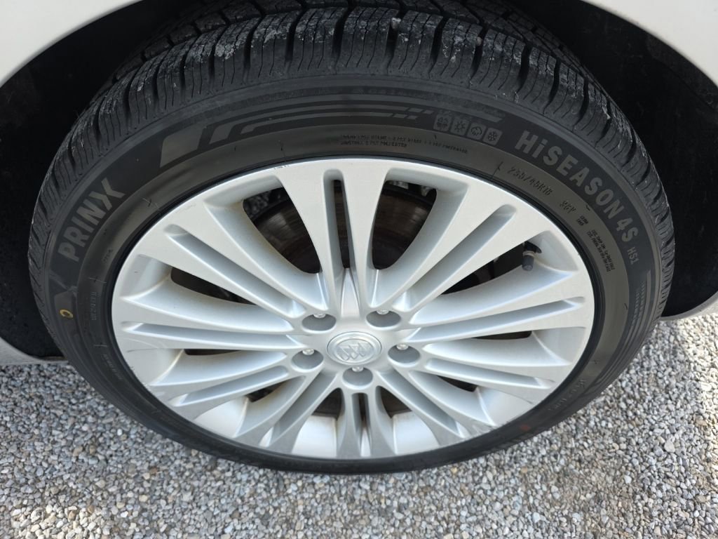 Used 2014 Buick Verano FWD image 27