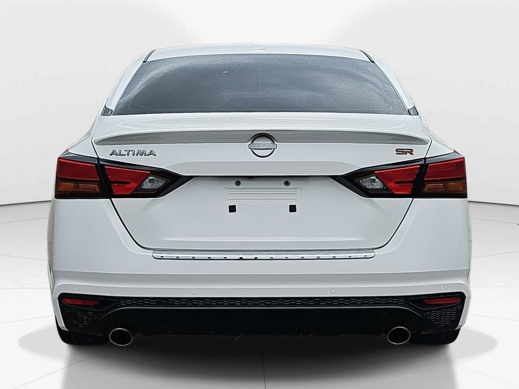 Used 2023 Nissan Altima 2.5 SR w/ SR Premium Package image 6