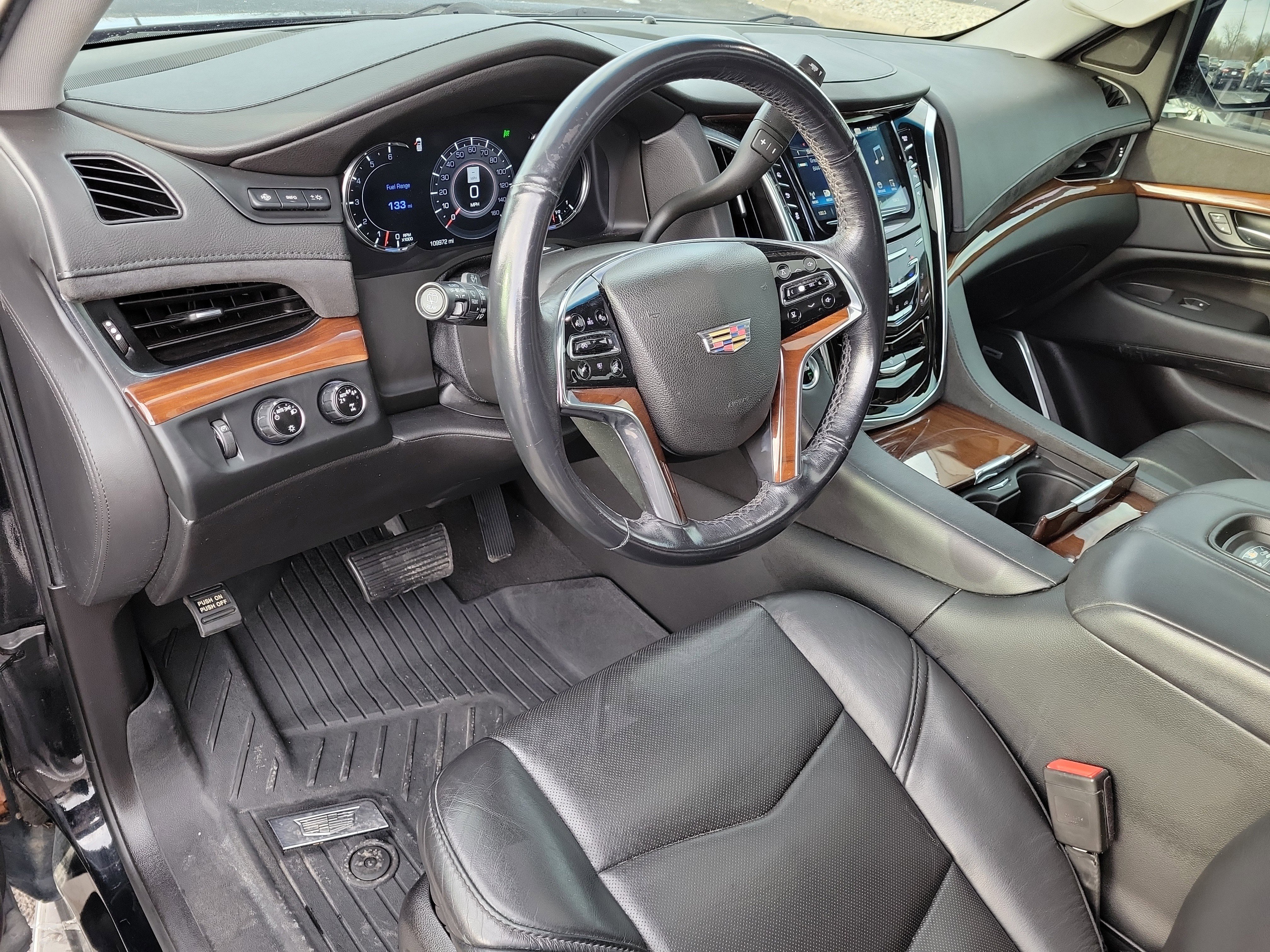 Used 2019 Cadillac Escalade ESV Luxury image 21