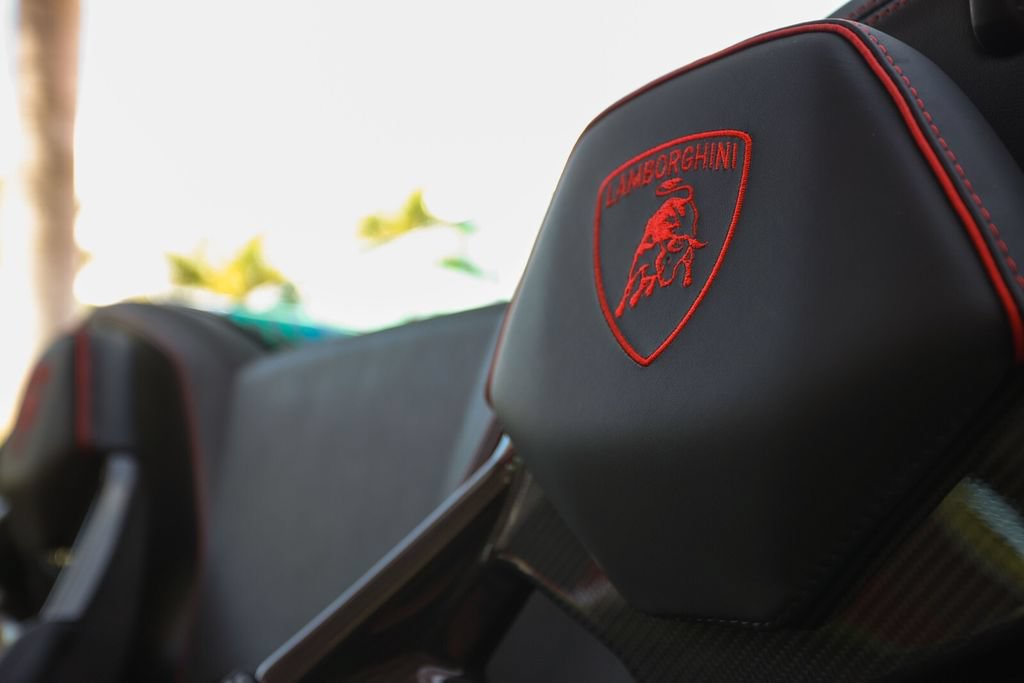 Used 2020 Lamborghini Huracan EVO RWD image 50