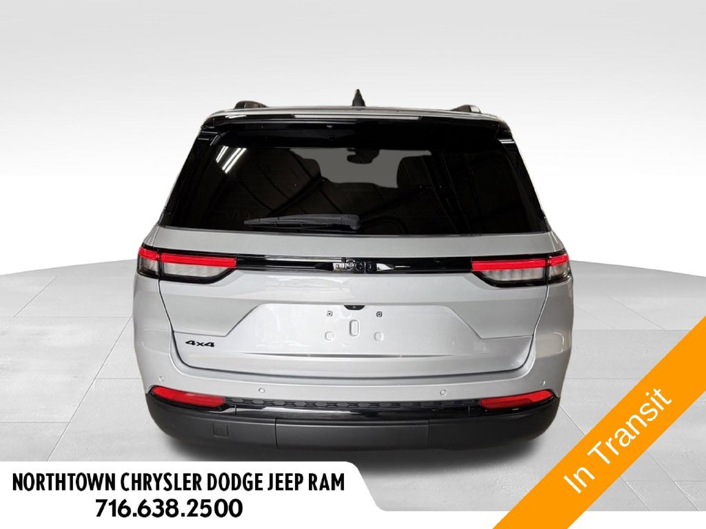 Used 2023 Jeep Grand Cherokee Altitude AWD/4WD image 41