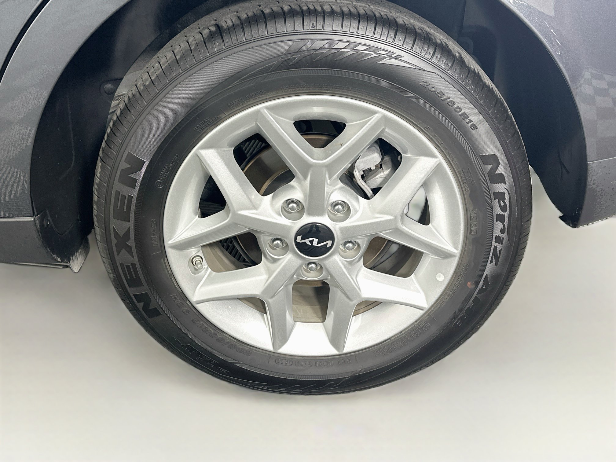 Used 2025 Kia Soul LX w/ LX Technology Package FWD image 11