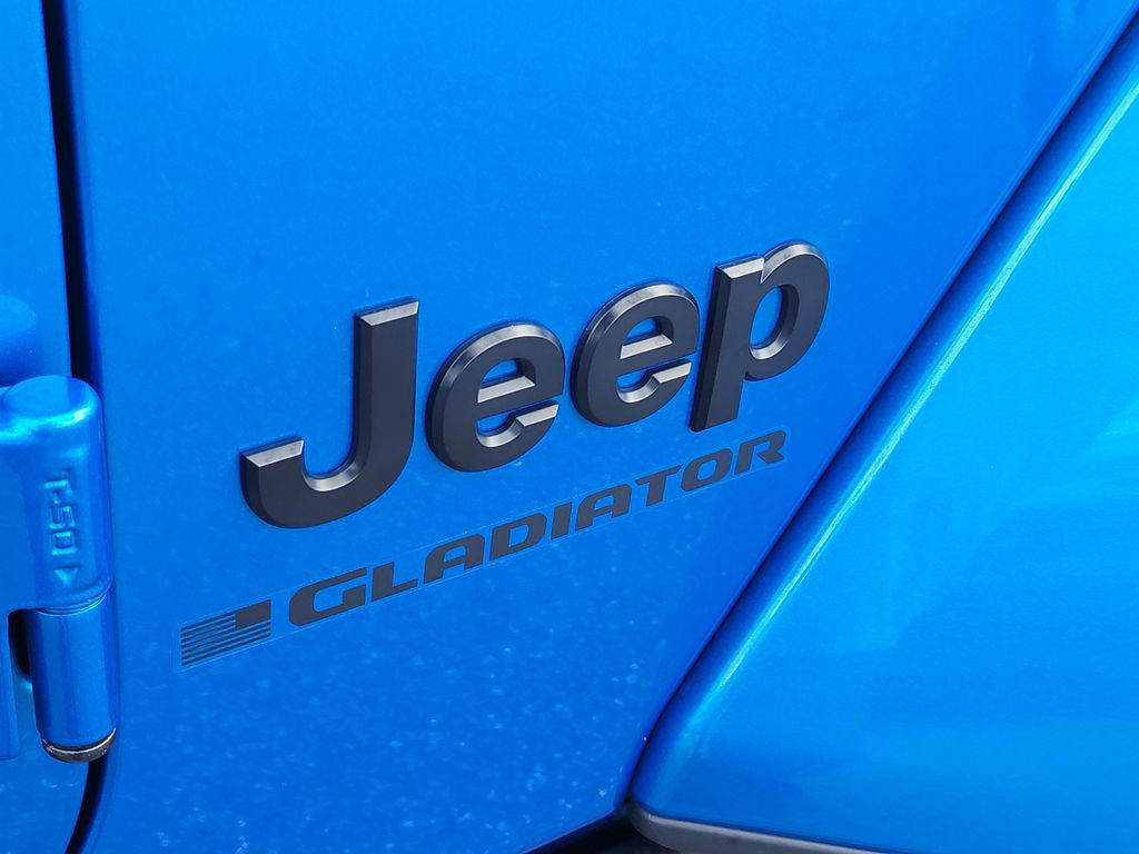 Used 2025 Jeep Gladiator Sport AWD/4WD image 6