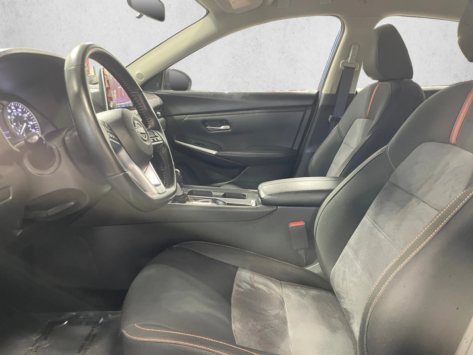 Used 2025 Nissan Sentra SR FWD image 11