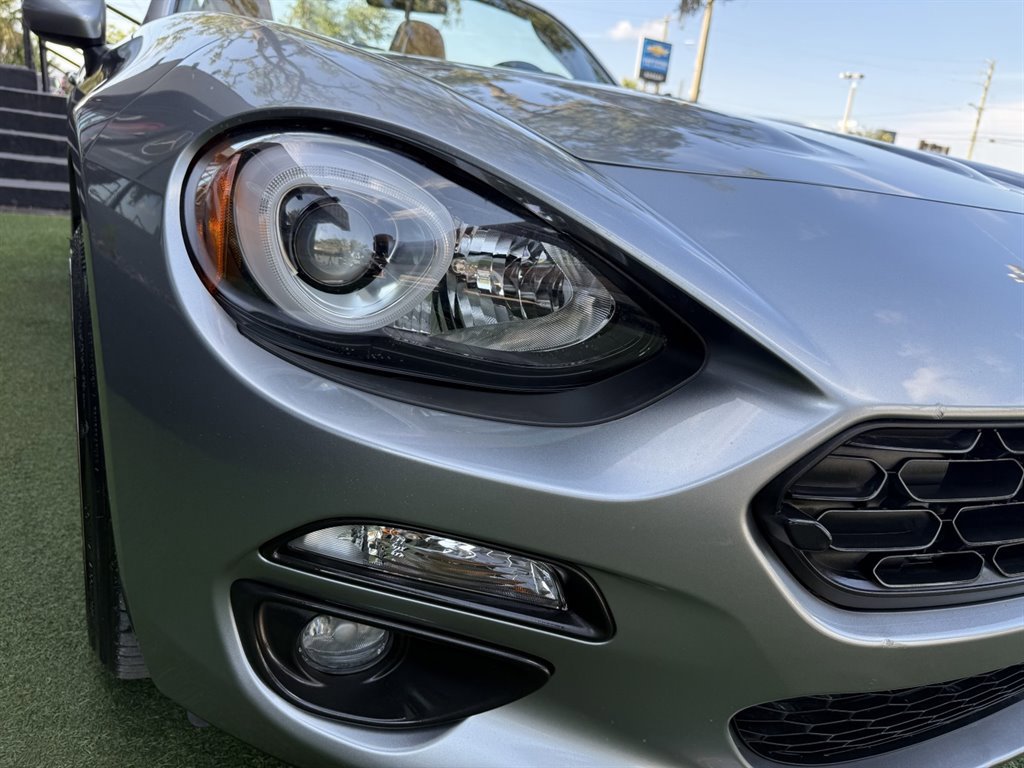 Used 2017 FIAT 124 Spider Lusso RWD image 13