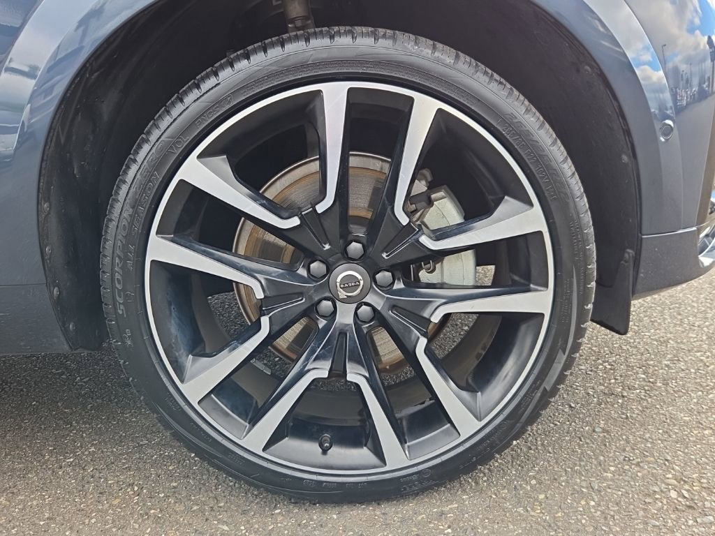 Certified 2023 Volvo XC60 B5 Ultimate image 10