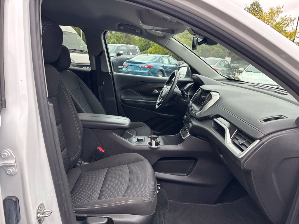 Used 2024 GMC Terrain SLE AWD/4WD image 32