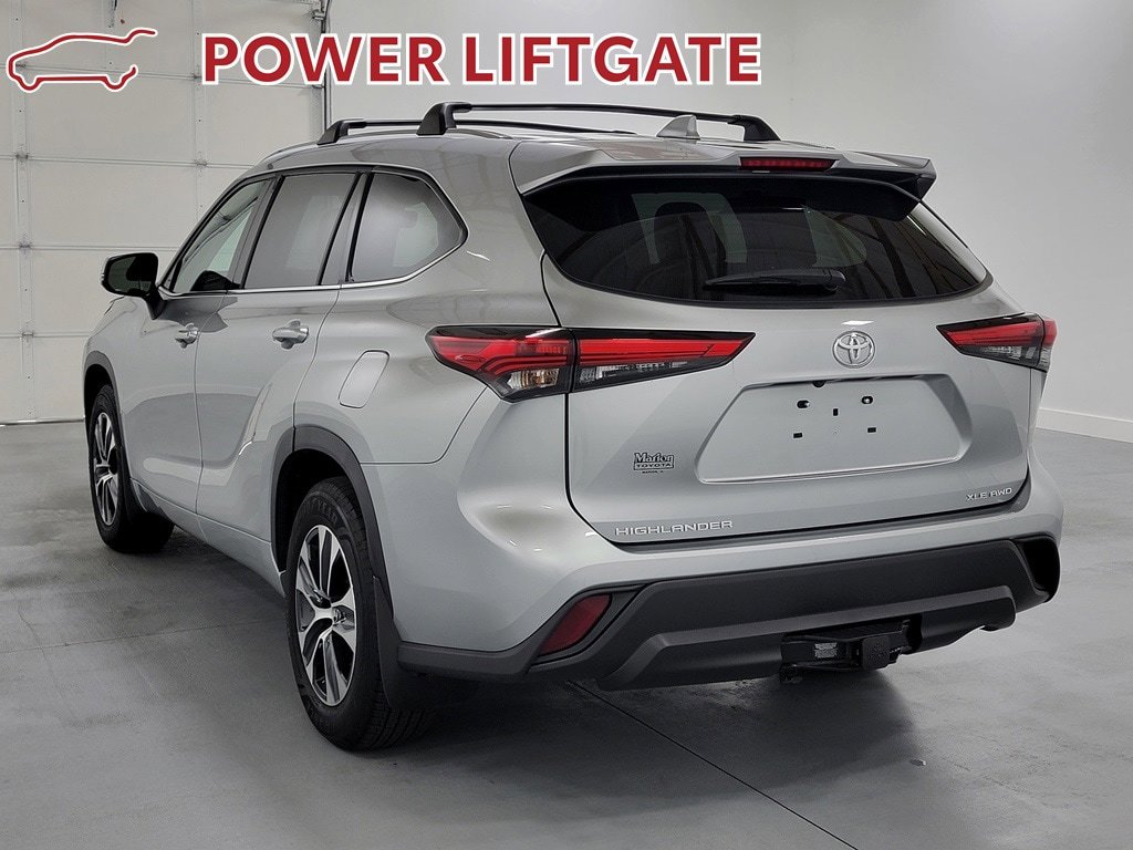 Used 2021 Toyota Highlander XLE AWD/4WD image 7