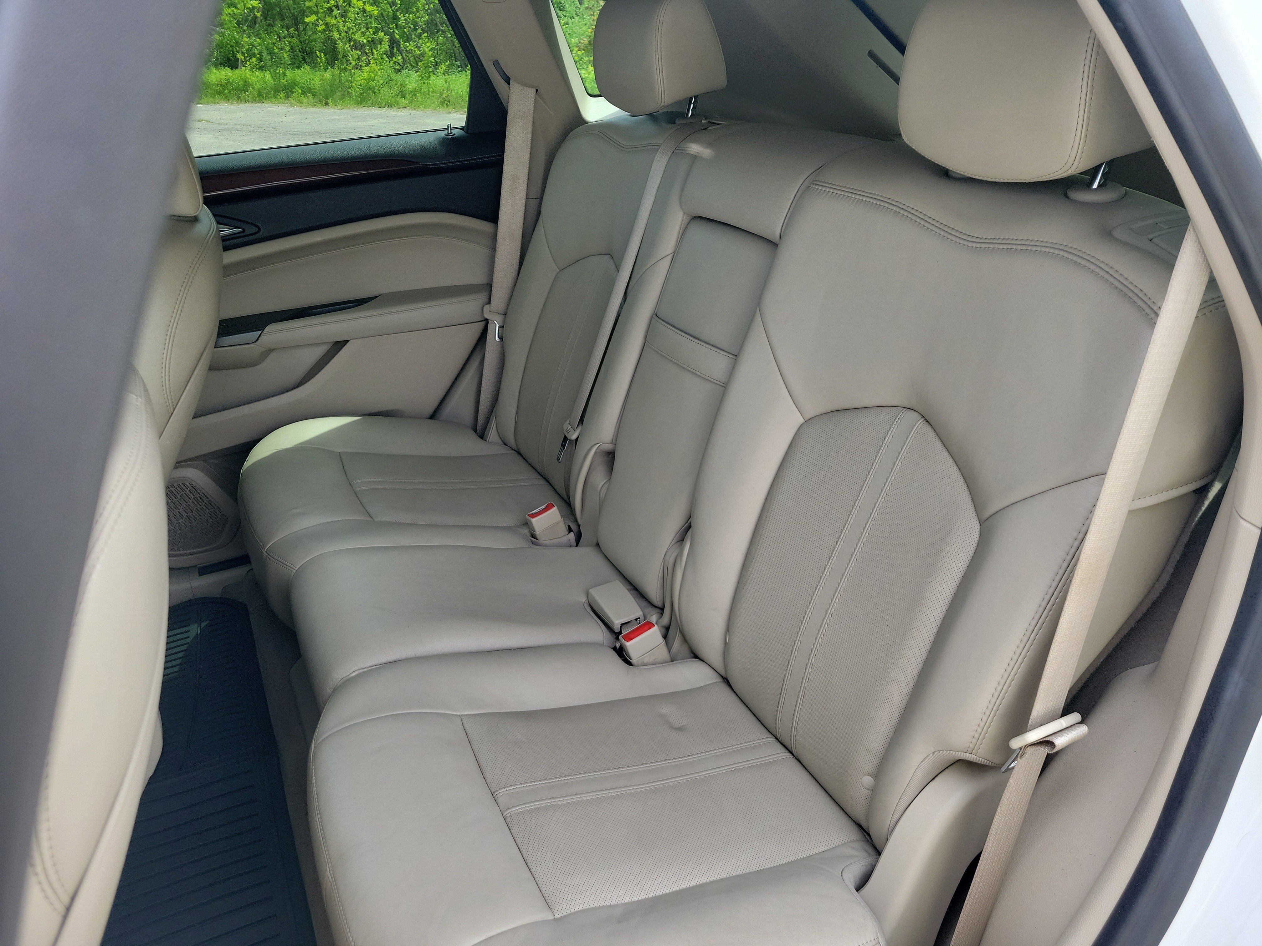 Used 2012 Cadillac SRX Luxury FWD image 16