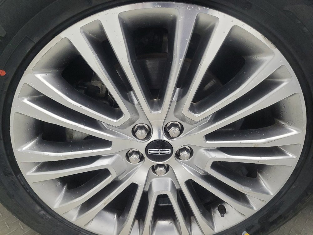 Used 2018 Lincoln MKX Reserve w/ Driver Assistance Package FWD image 31