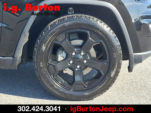 Used 2019 Jeep Grand Cherokee Laredo AWD/4WD image 8