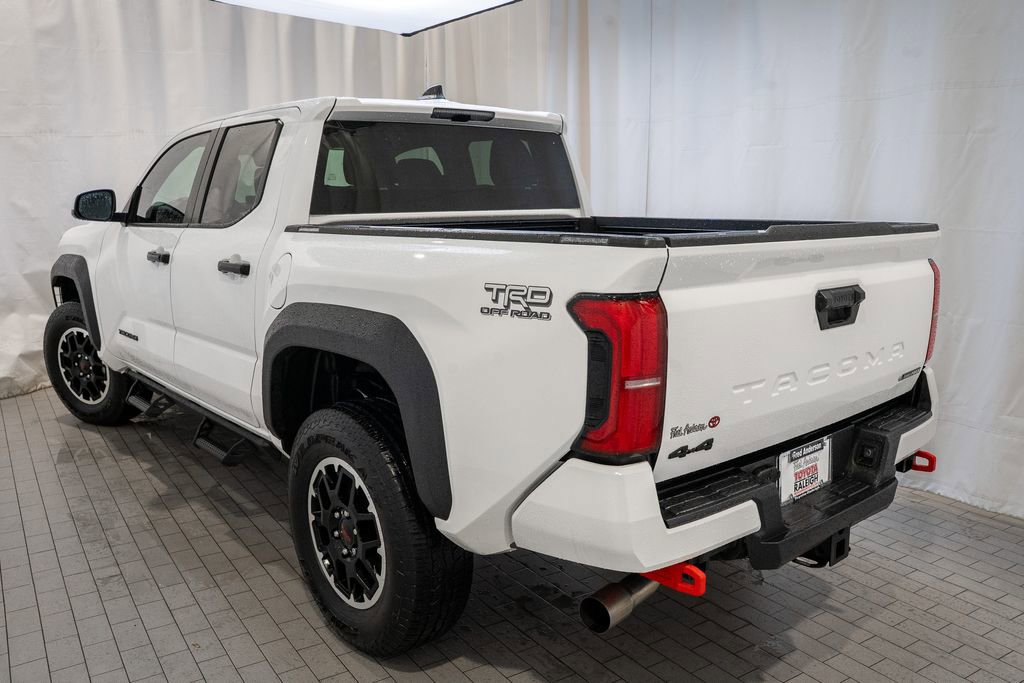 Certified 2025 Toyota Tacoma TRD Off-Road image 3