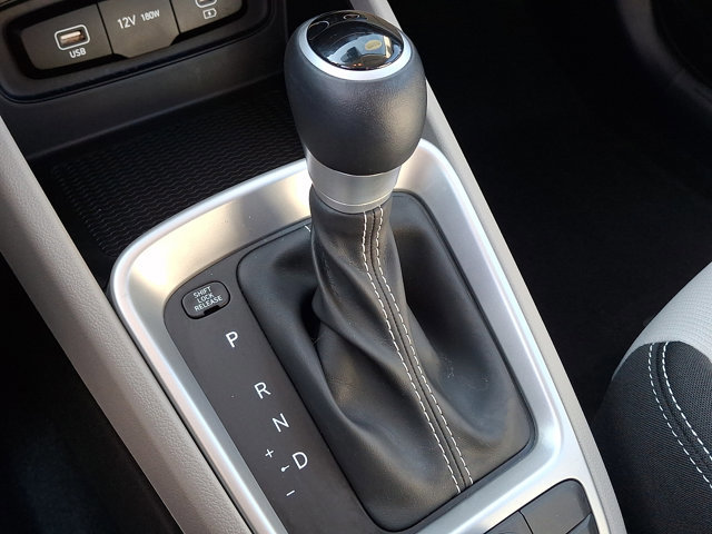 Certified 2024 Hyundai Venue SEL image 15