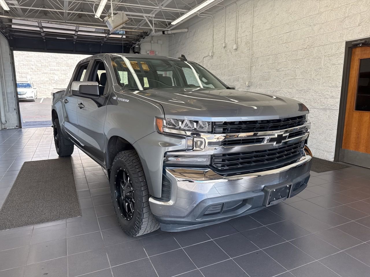Used 2019 Chevrolet Silverado 1500 LT w/ All-Star Edition image 2