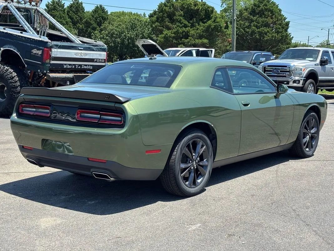 Used 2022 Dodge Challenger SXT w/ Blacktop Package AWD/4WD image 5