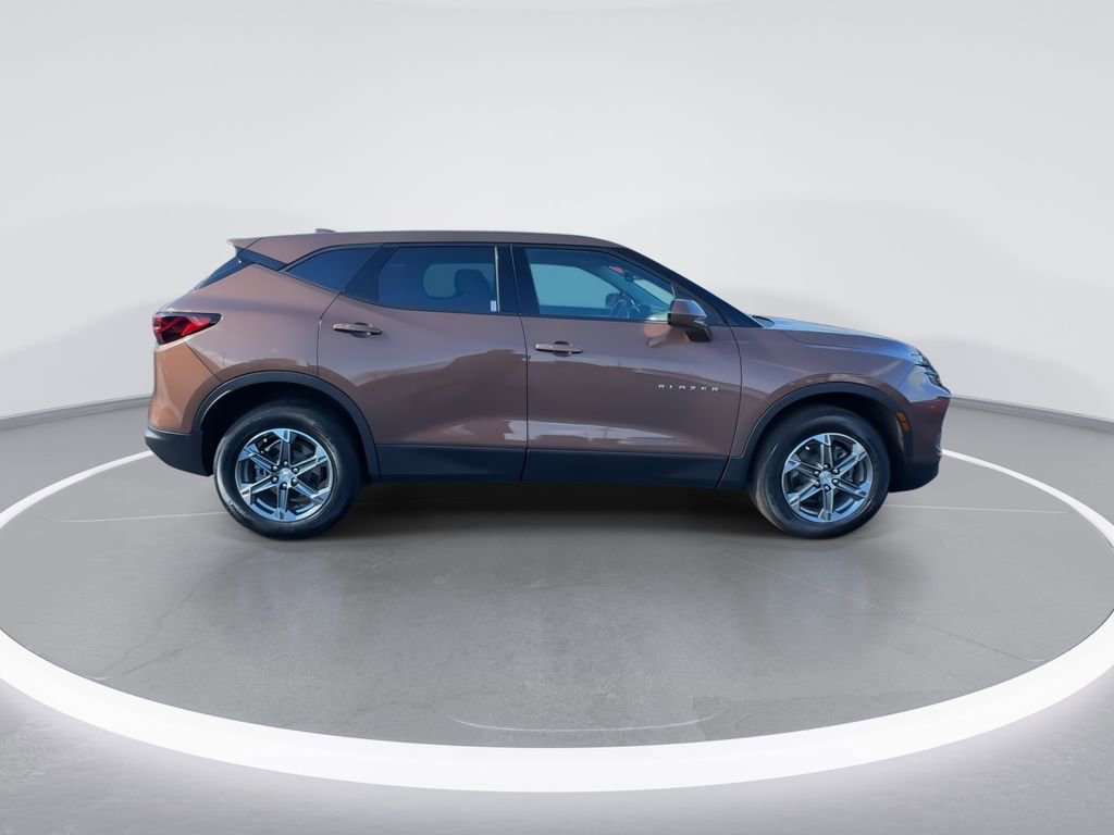Used 2023 Chevrolet Blazer LT image 9