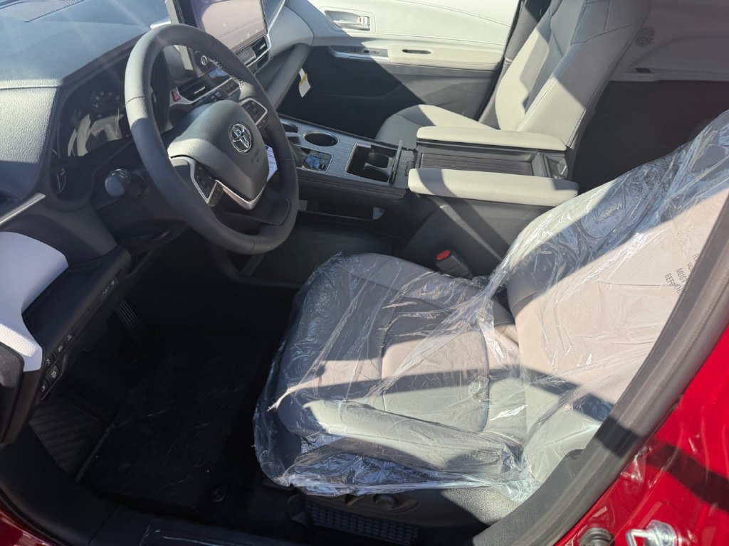 New 2026 Toyota Sienna XLE AWD/4WD image 9