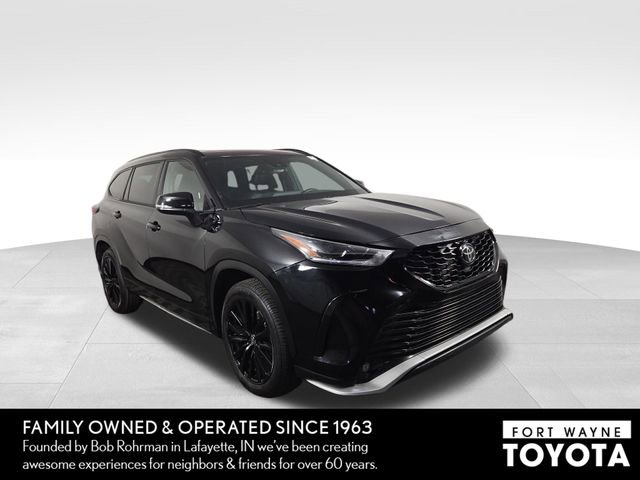 Used 2025 Toyota Highlander XSE AWD/4WD image 4