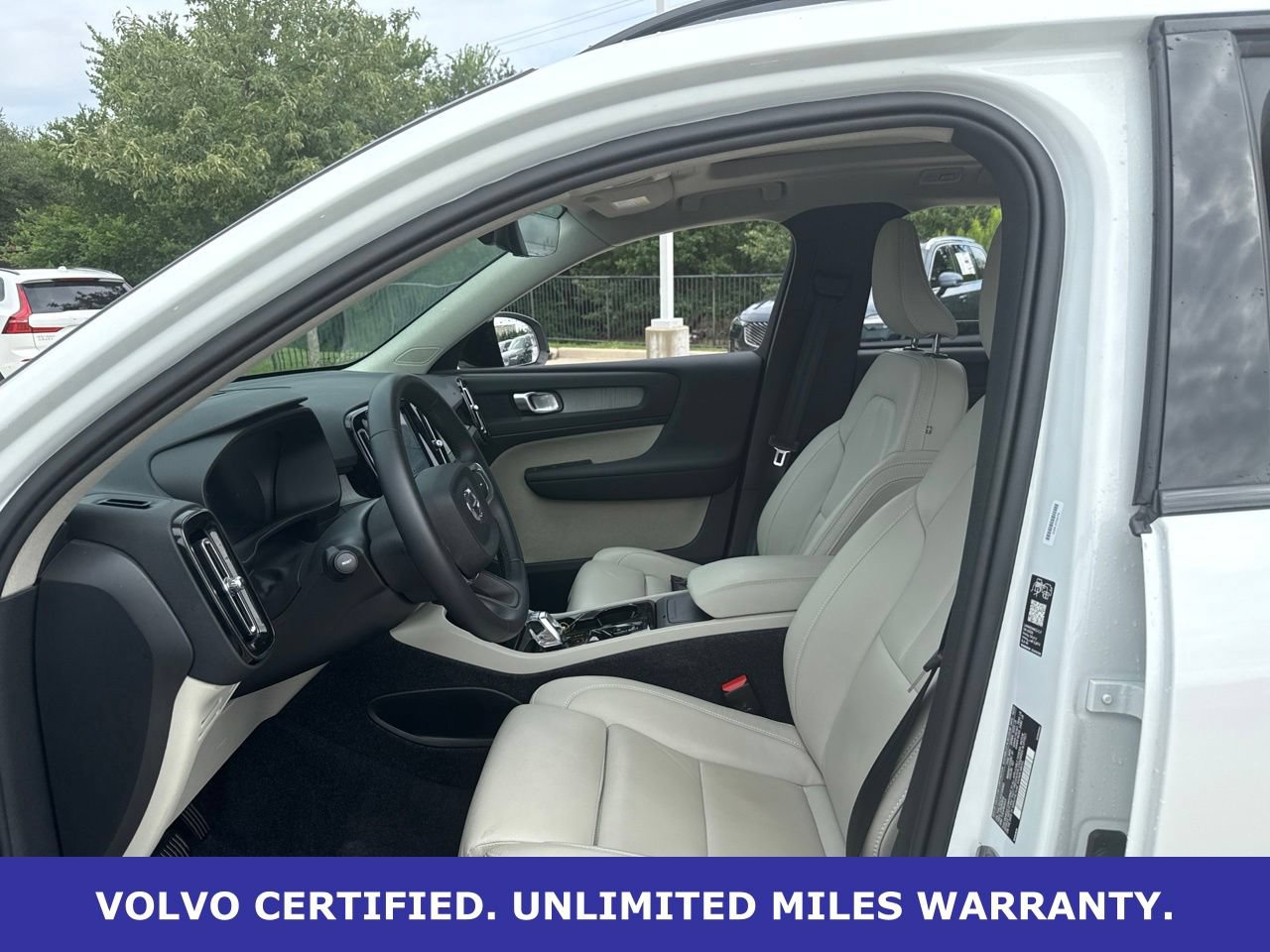 Certified 2026 Volvo XC40 B5 Plus AWD/4WD image 17