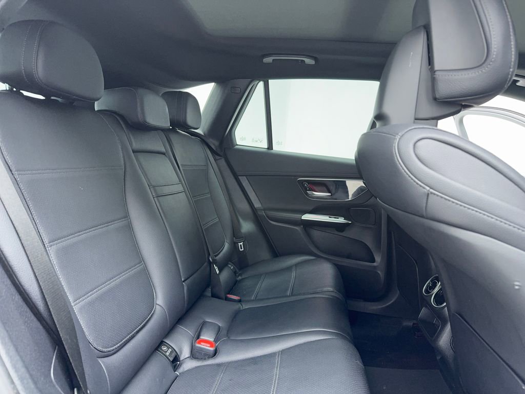 Used 2024 Mercedes-Benz GLC 300 image 41