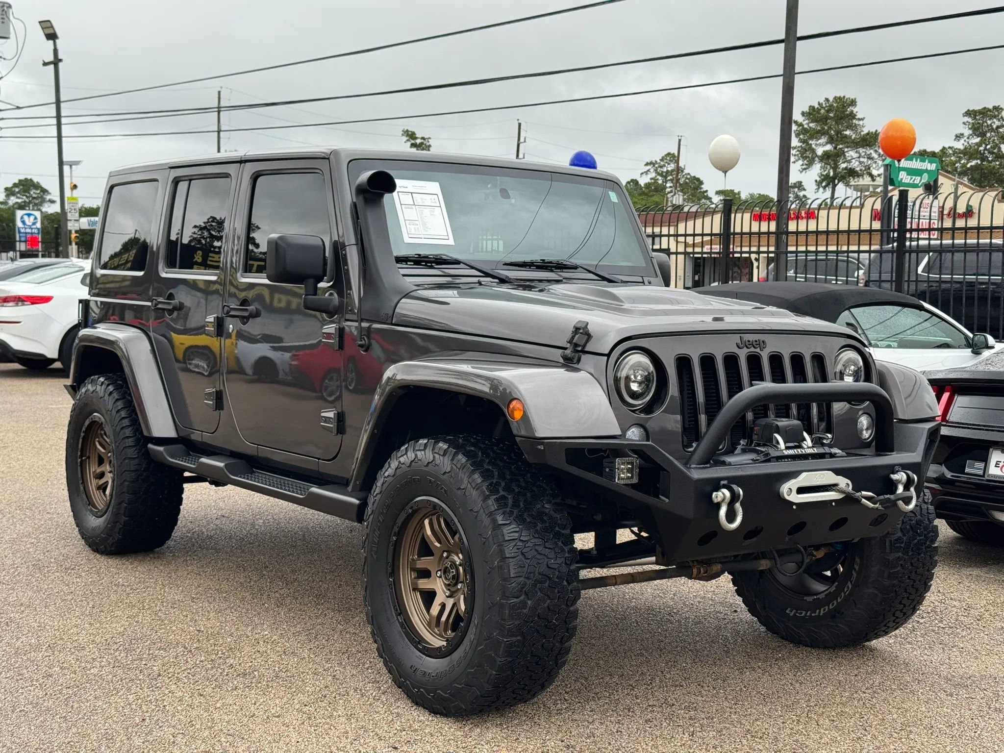 Used 2018 Jeep Wrangler Unlimited Sahara AWD/4WD image 7
