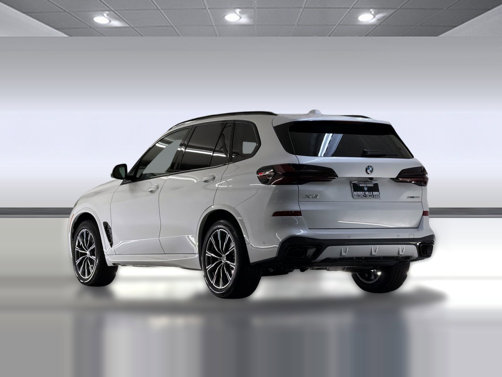 New 2026 BMW X5 sDrive40i w/ M Sport Package RWD image 3