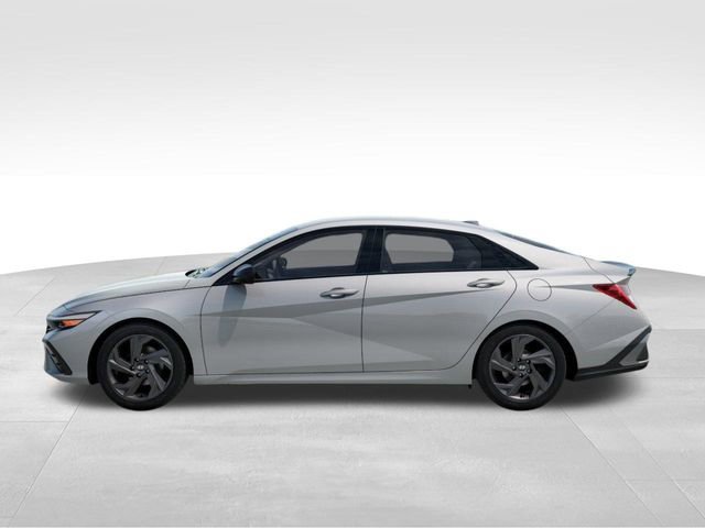 Used 2026 Hyundai Elantra Sport FWD image 3