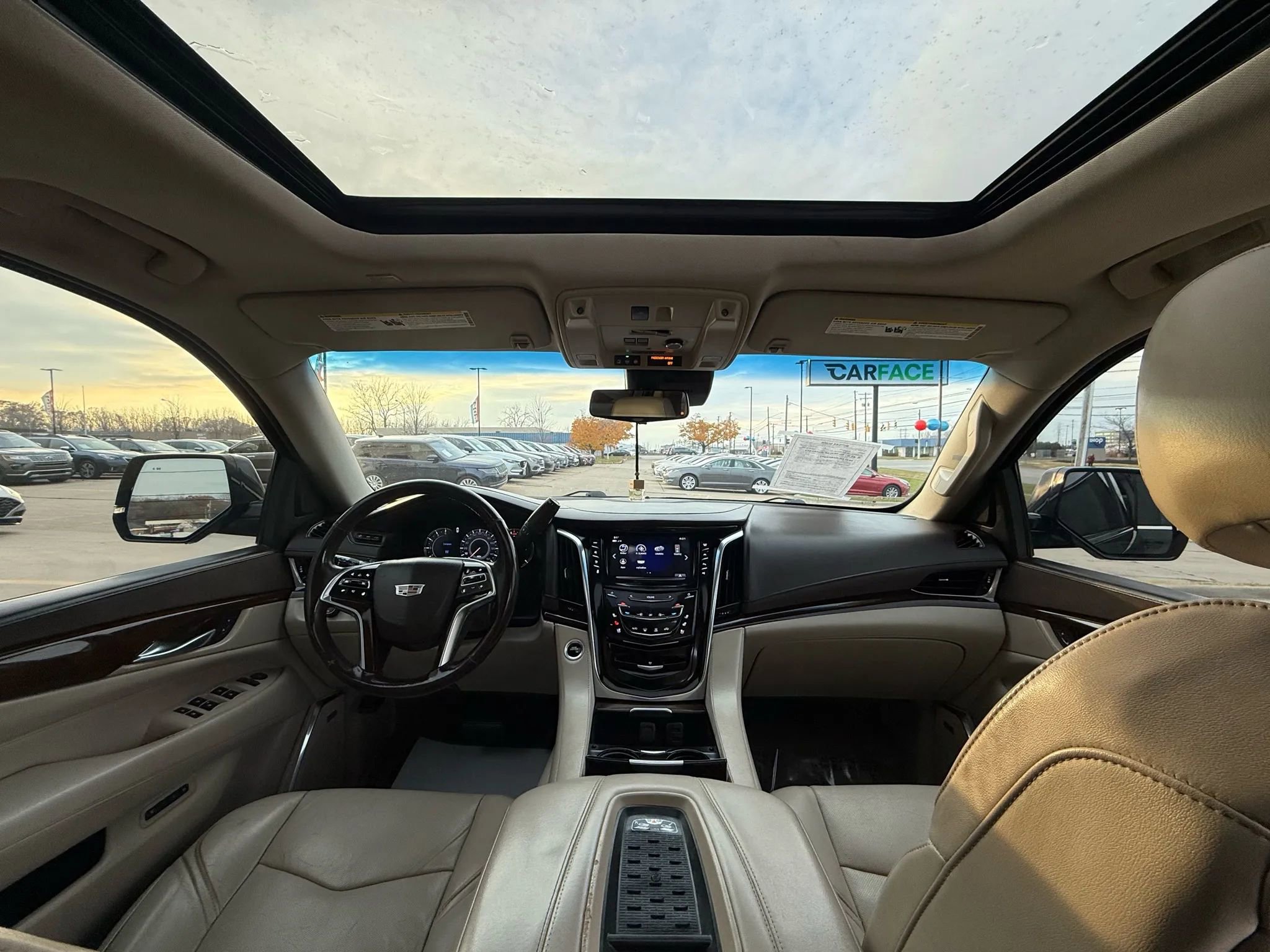 Used 2017 Cadillac Escalade ESV Luxury image 31