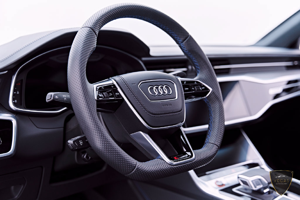 Used 2025 Audi RS 7 Performance AWD/4WD image 52