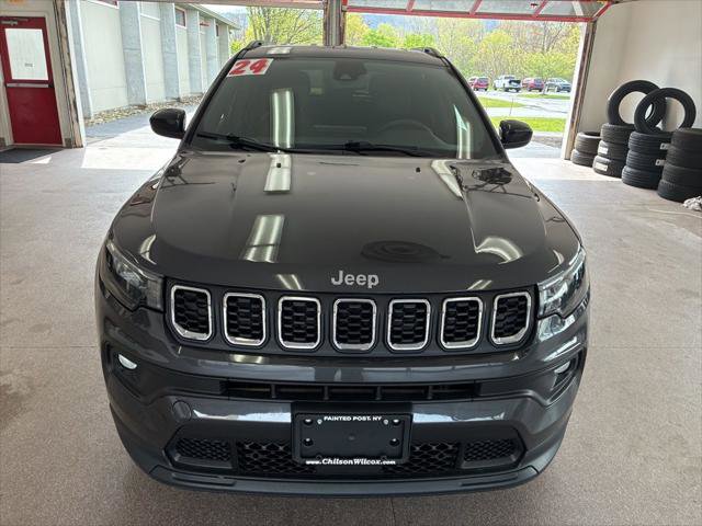 Certified 2024 Jeep Compass Latitude AWD/4WD image 2