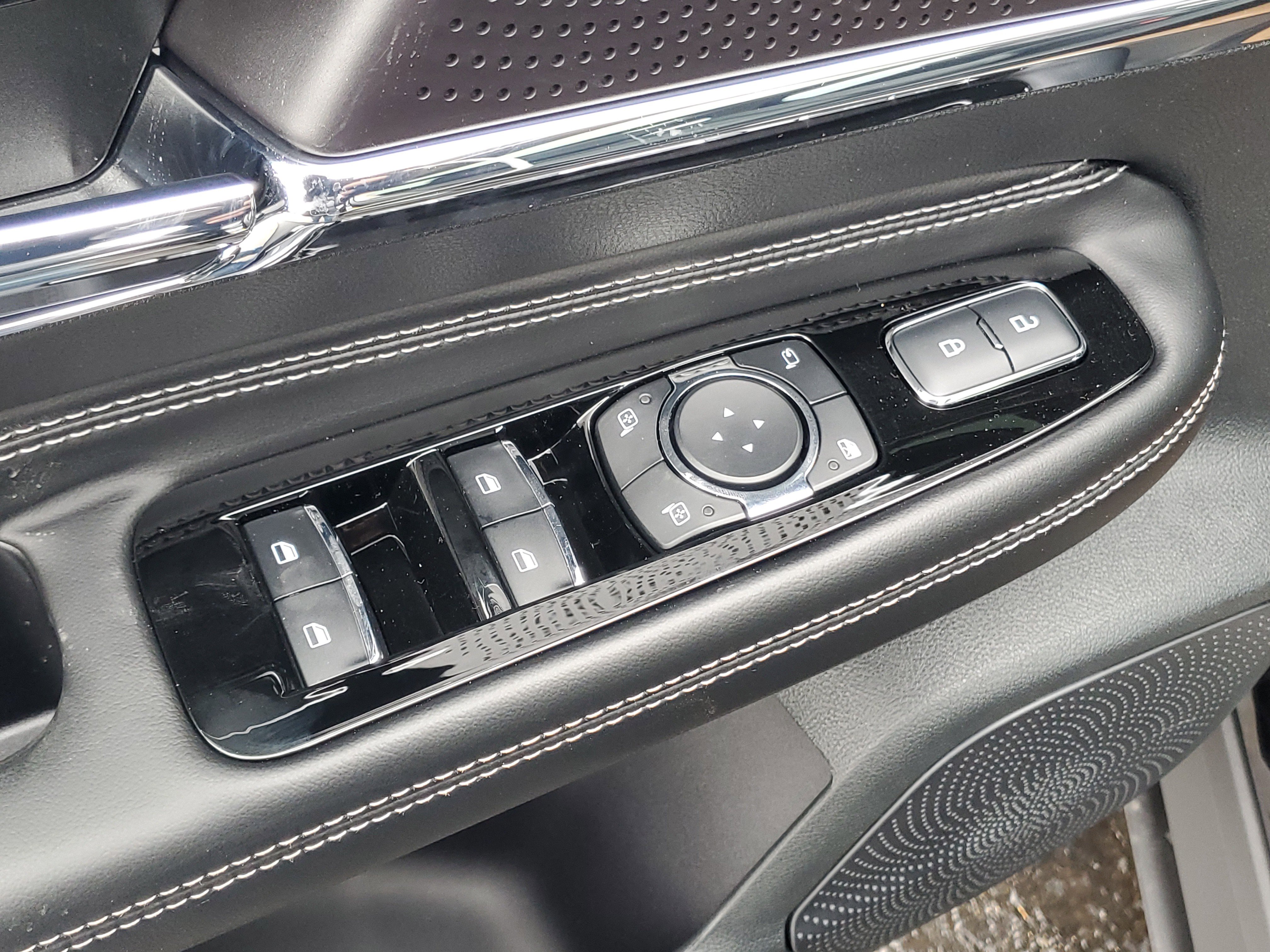 New 2026 Lincoln Corsair Premiere image 10