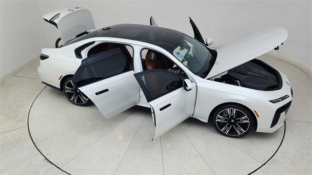 Used 2023 BMW i7 xDrive60 image 84