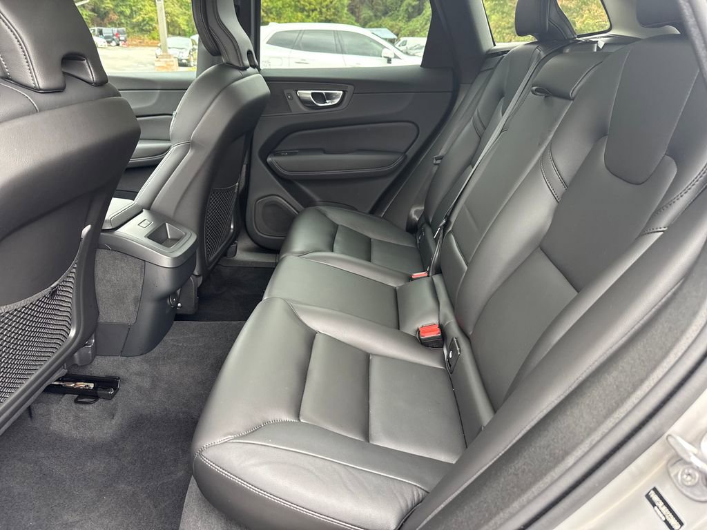 Certified 2025 Volvo XC60 B5 Core w/ Climate Package image 29