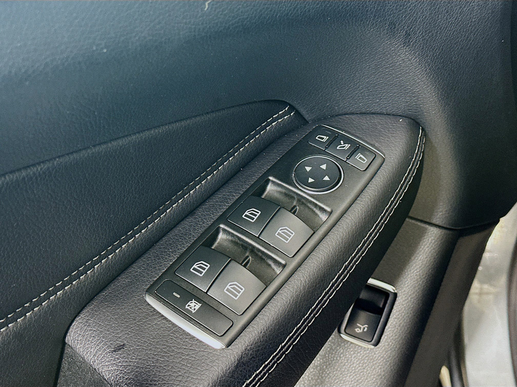 Certified 2017 Mercedes-Benz GLE 350 4MATIC image 23