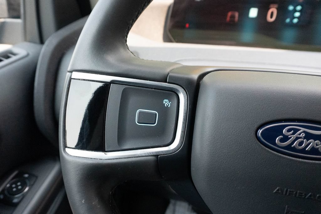 Used 2025 Ford Expedition Active RWD image 28