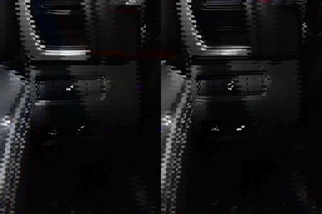 Used 2021 Nissan Rogue SV w/ Premium Package image 36