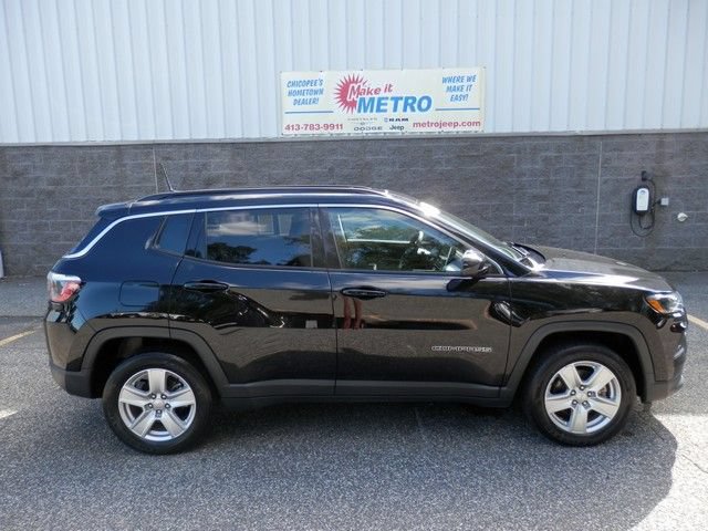 Used 2022 Jeep Compass Latitude w/ Sun and Sound Group AWD/4WD image 9