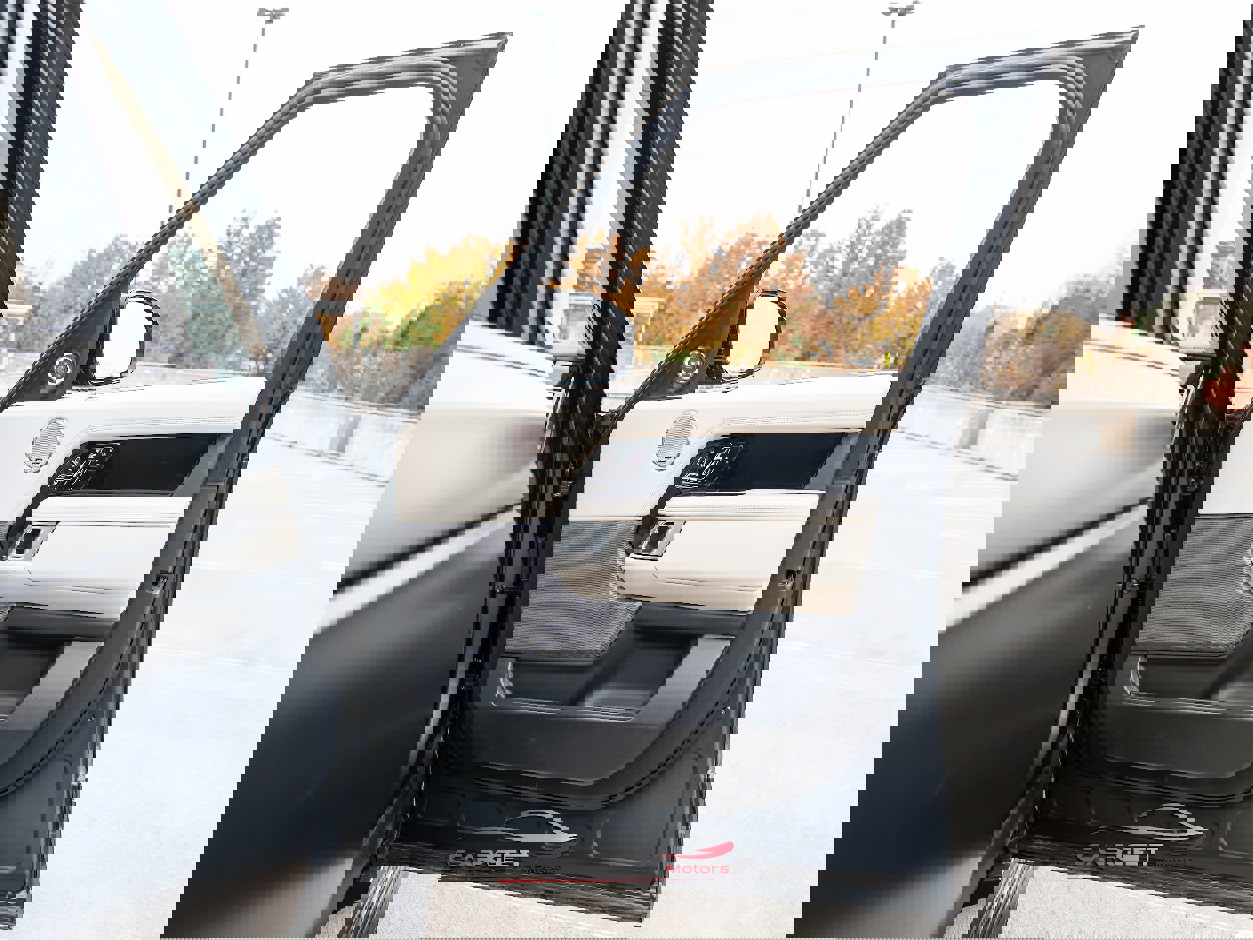 Used 2020 Land Rover Range Rover Long Wheelbase HSE image 45