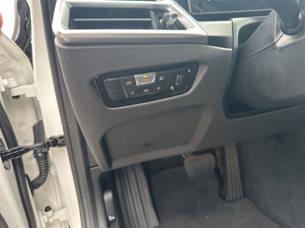 Used 2025 BMW 330i xDrive Sedan image 12