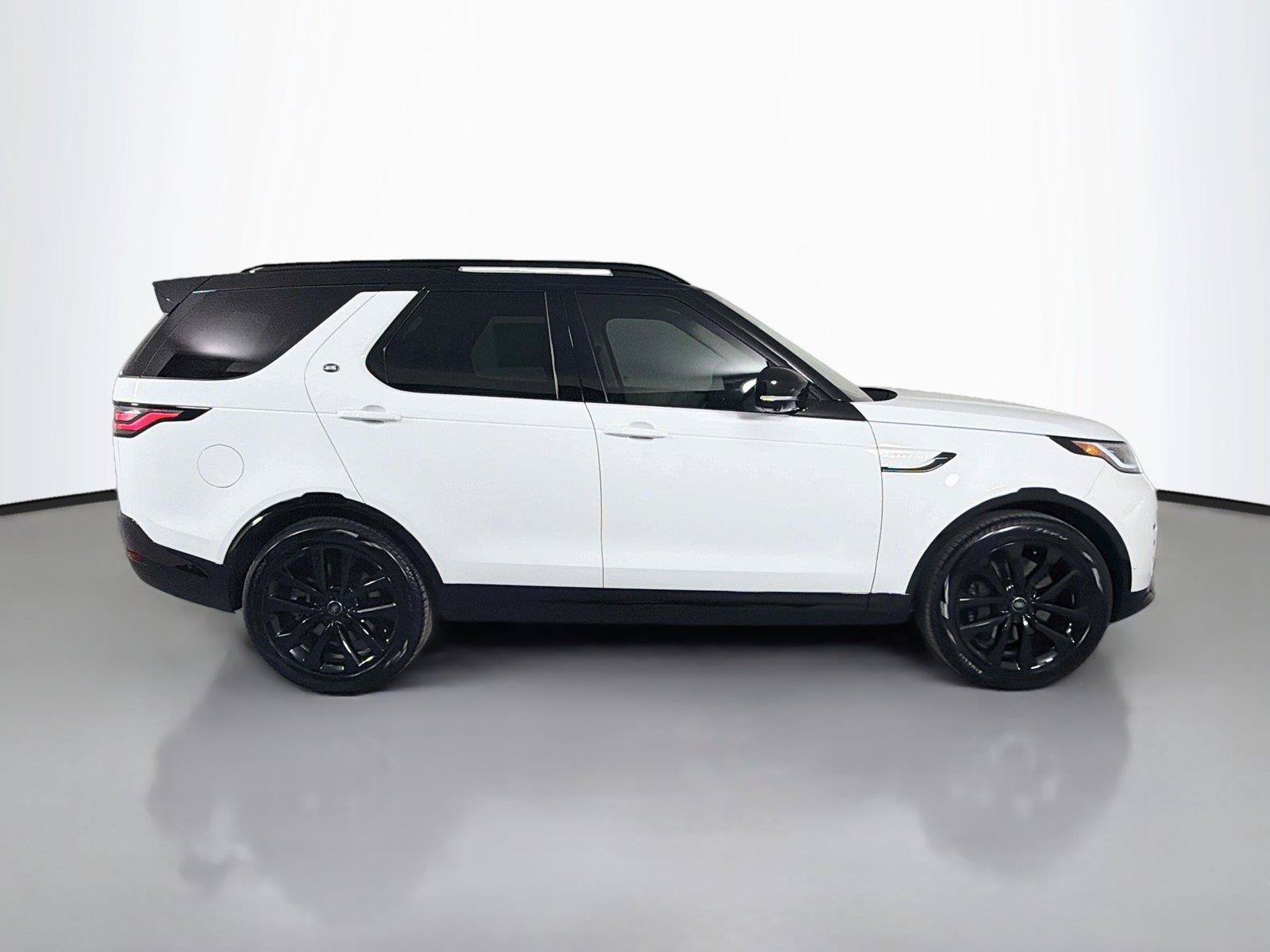 New 2026 Land Rover Discovery Limited Edition AWD/4WD image 4