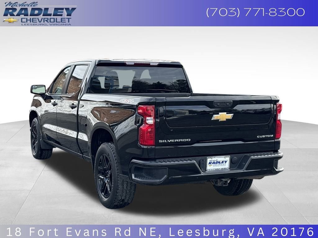 Used 2023 Chevrolet Silverado 1500 Custom image 3