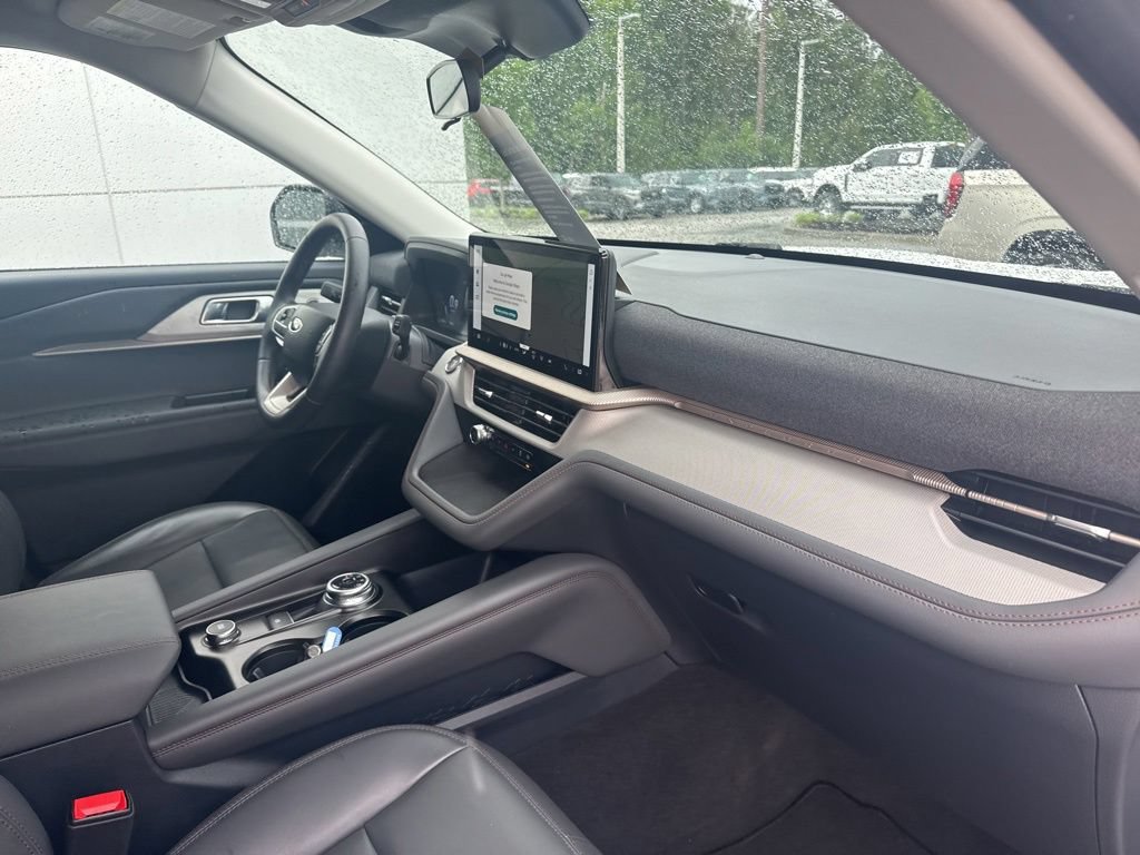 Used 2026 Ford Explorer Active w/ Active Comfort Package RWD image 28