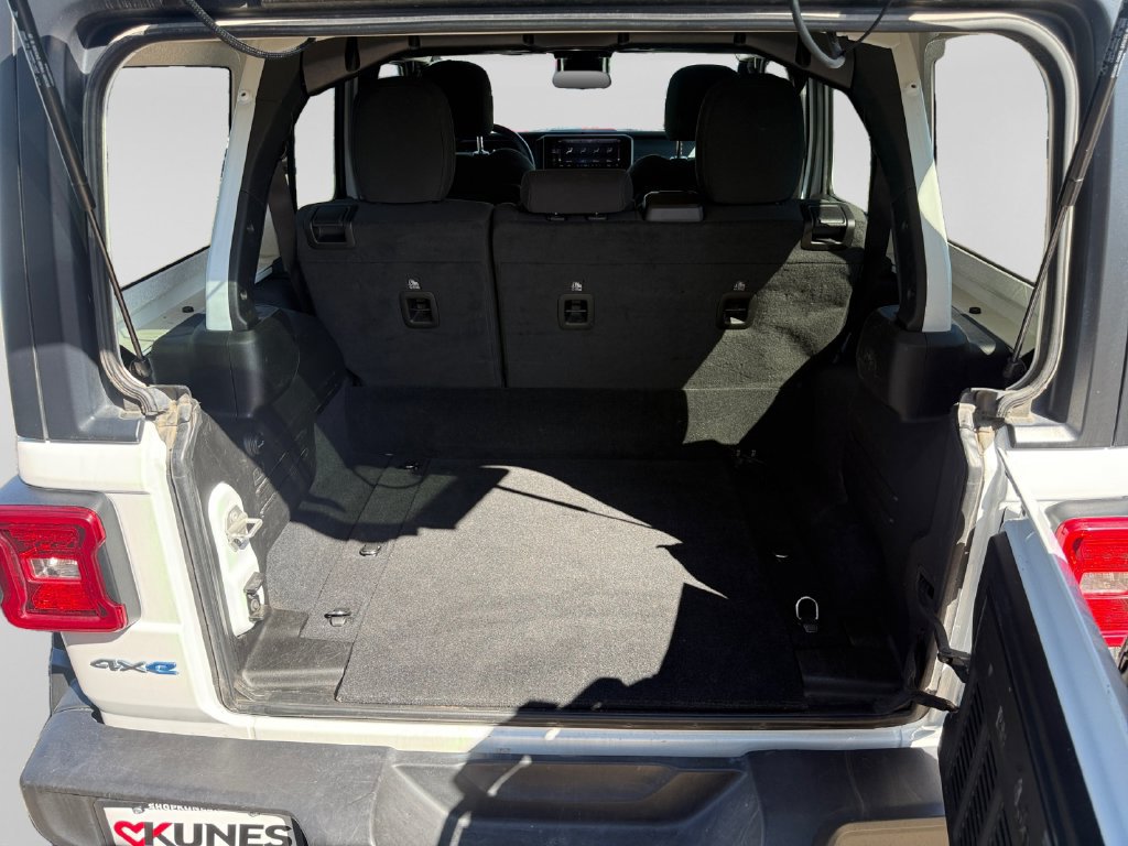 Used 2024 Jeep Wrangler Unlimited Rubicon 4xe AWD/4WD image 38