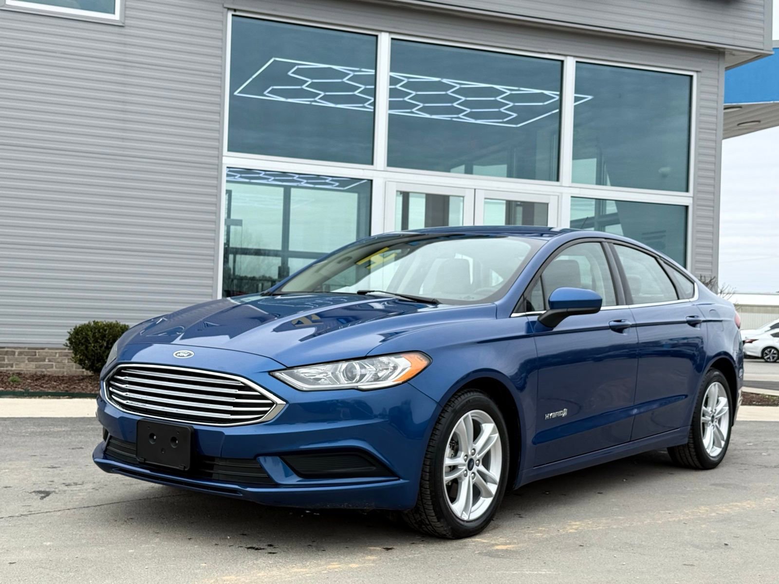 Used 2018 Ford Fusion S FWD image 2