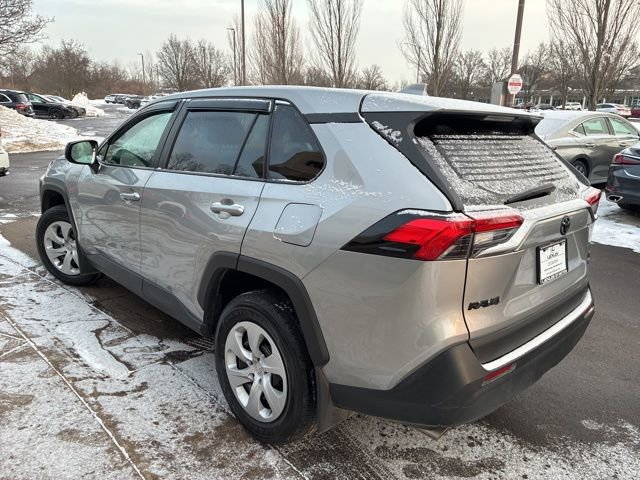 Used 2024 Toyota RAV4 LE image 4