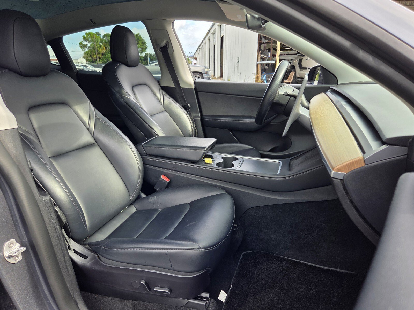 Used 2022 Tesla Model Y Long Range AWD/4WD image 19
