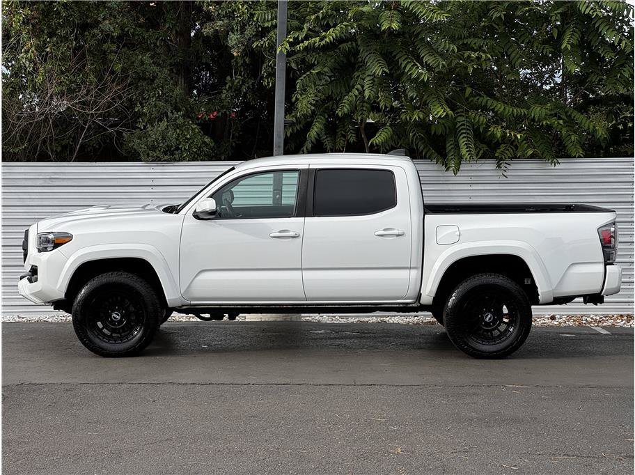 Used 2023 Toyota Tacoma TRD Sport AWD/4WD image 9