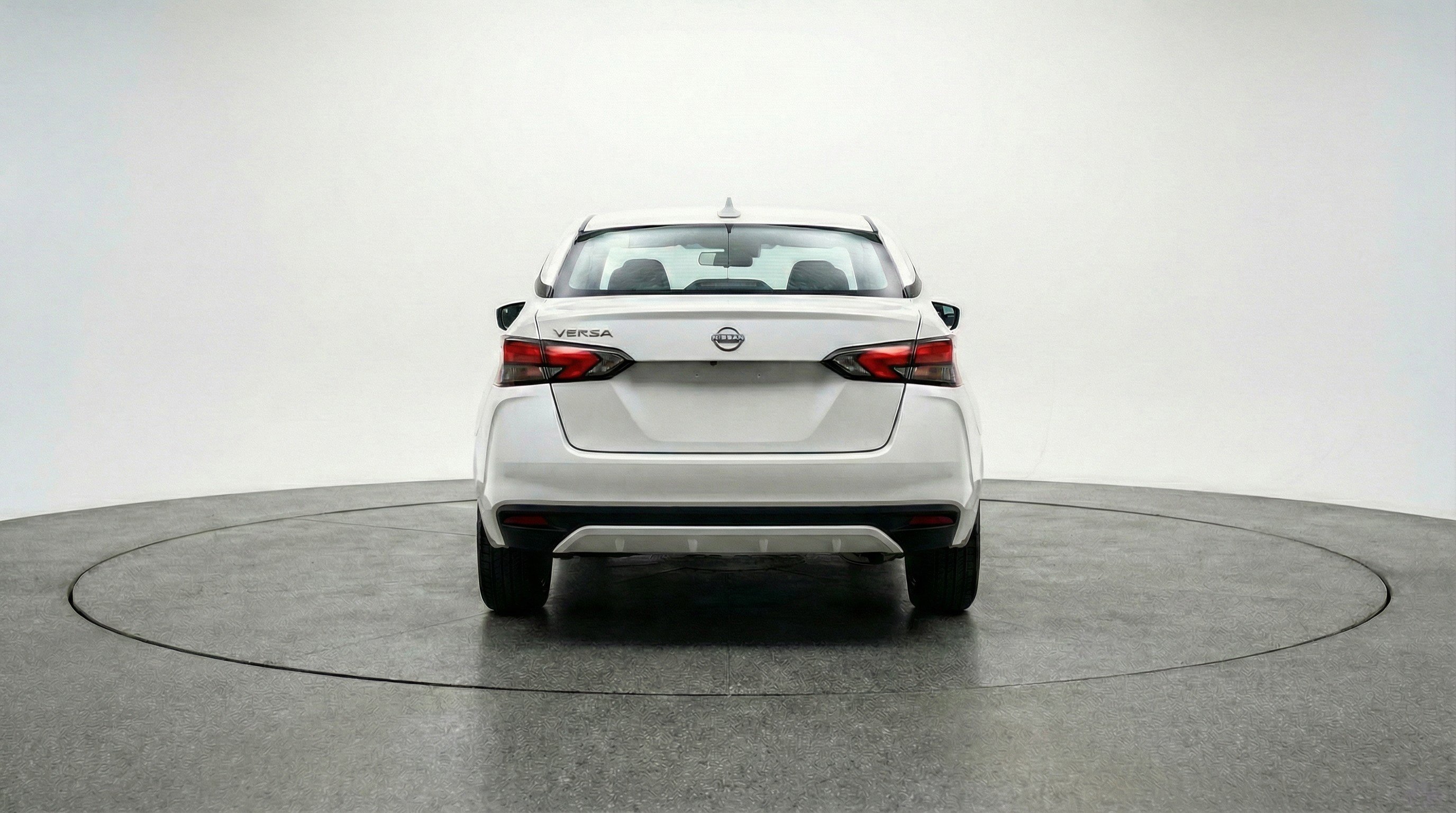 Used 2025 Nissan Versa SV image 7